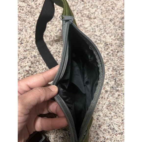 Omari Hardwick fitness waist pack three zippered pocket adjustable strap - Picture 4 of 6